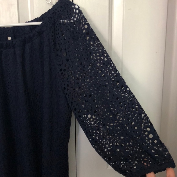 NWT Leo & Nicole Navy Blue Lace Top (Medium) - Picture 2 of 5